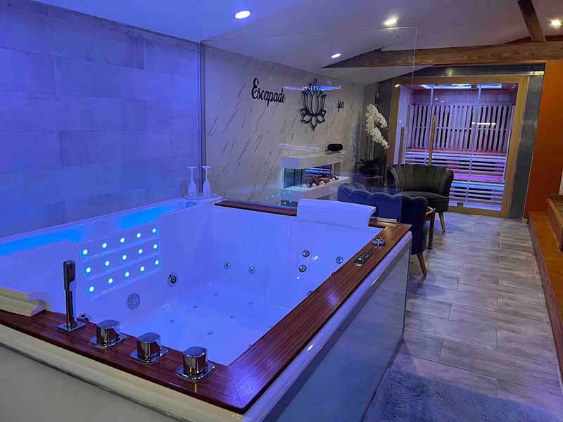 Le Spa et le Sauna du grand chalet
